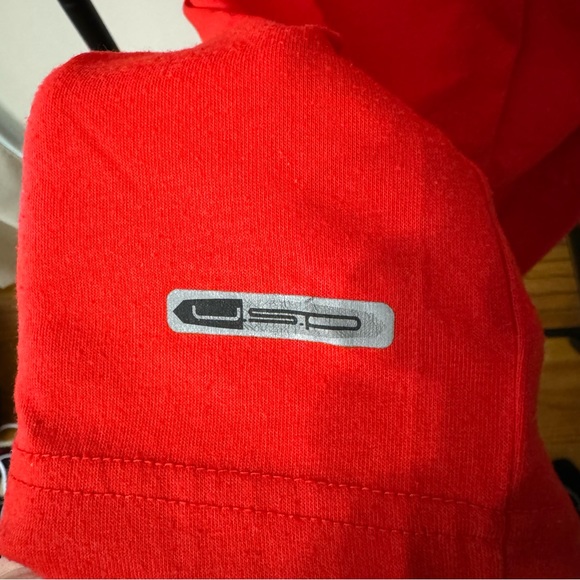 LARGE RED PUMA SOCCER SHIRT - Picture 5 of 5